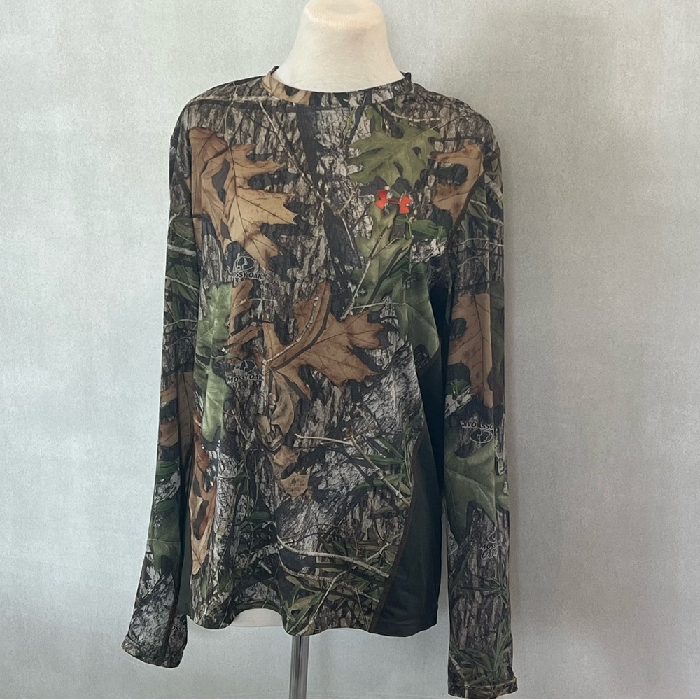 Camouflage Under Armour Women’s Long Sleeve Shirt (L)